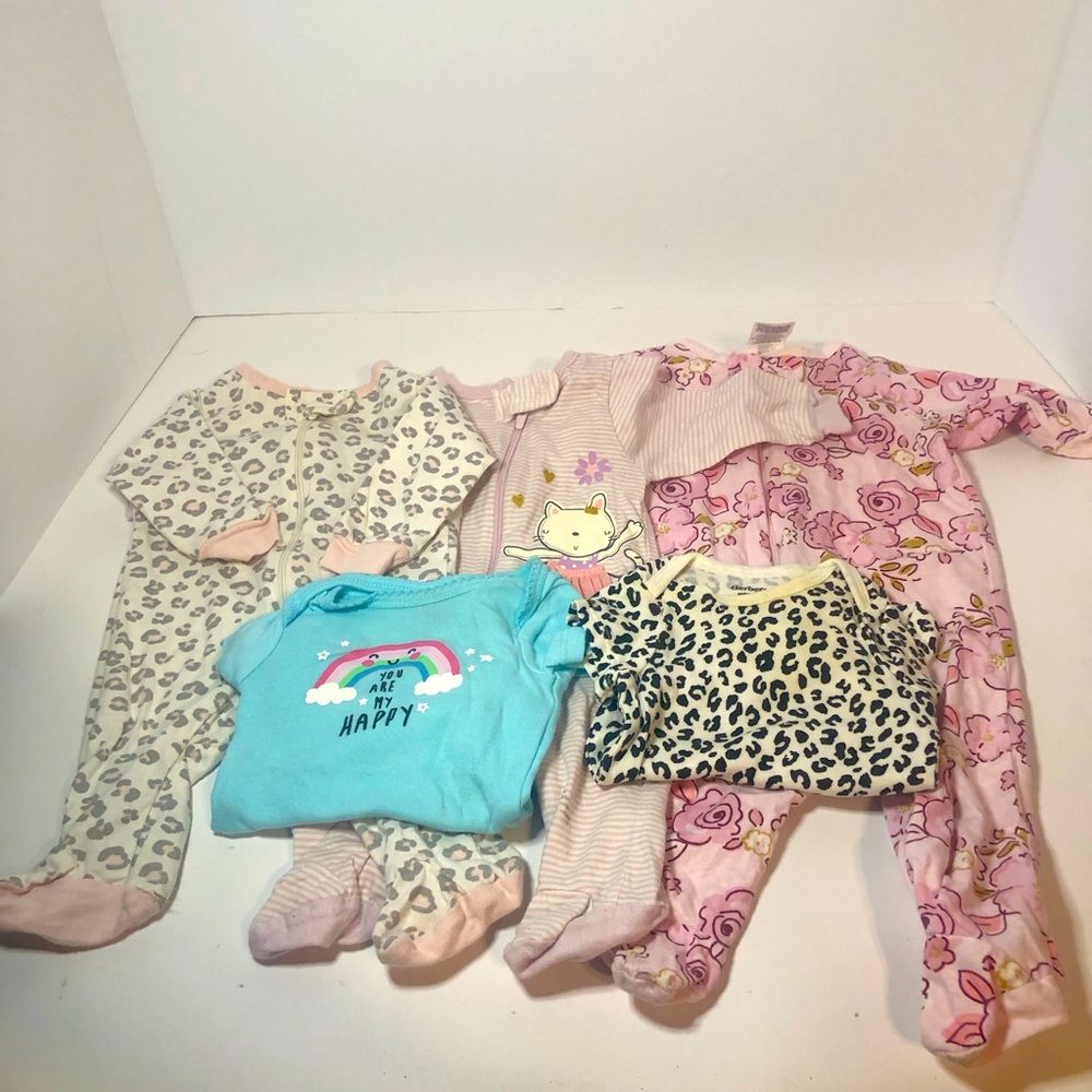 Gerber Baby Clothes Bundle 5 Pack. Newborn. Multicolored